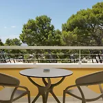 Antonio 4* מאקרסקה