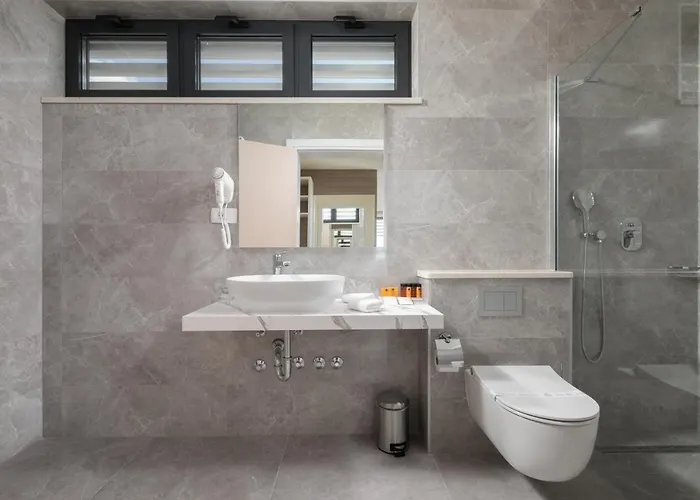 Готель Antonio